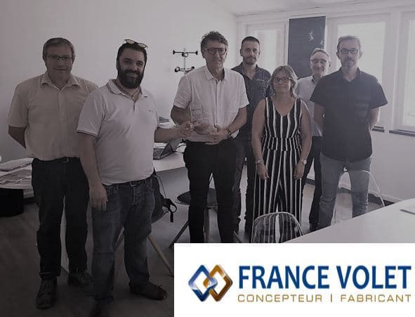 Août 2020 : Il y a quelques semaines nous avons eu le plaisir de remettre le trophée de la performance Humaine et Organisationnelle, à l’entreprise France Volet Intex